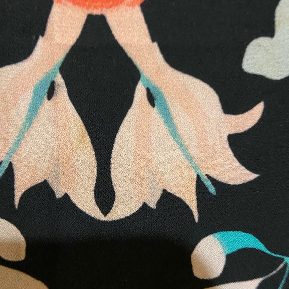 BCBG Maxazria Tunic Top with Floral Print - Picture 6 of 12